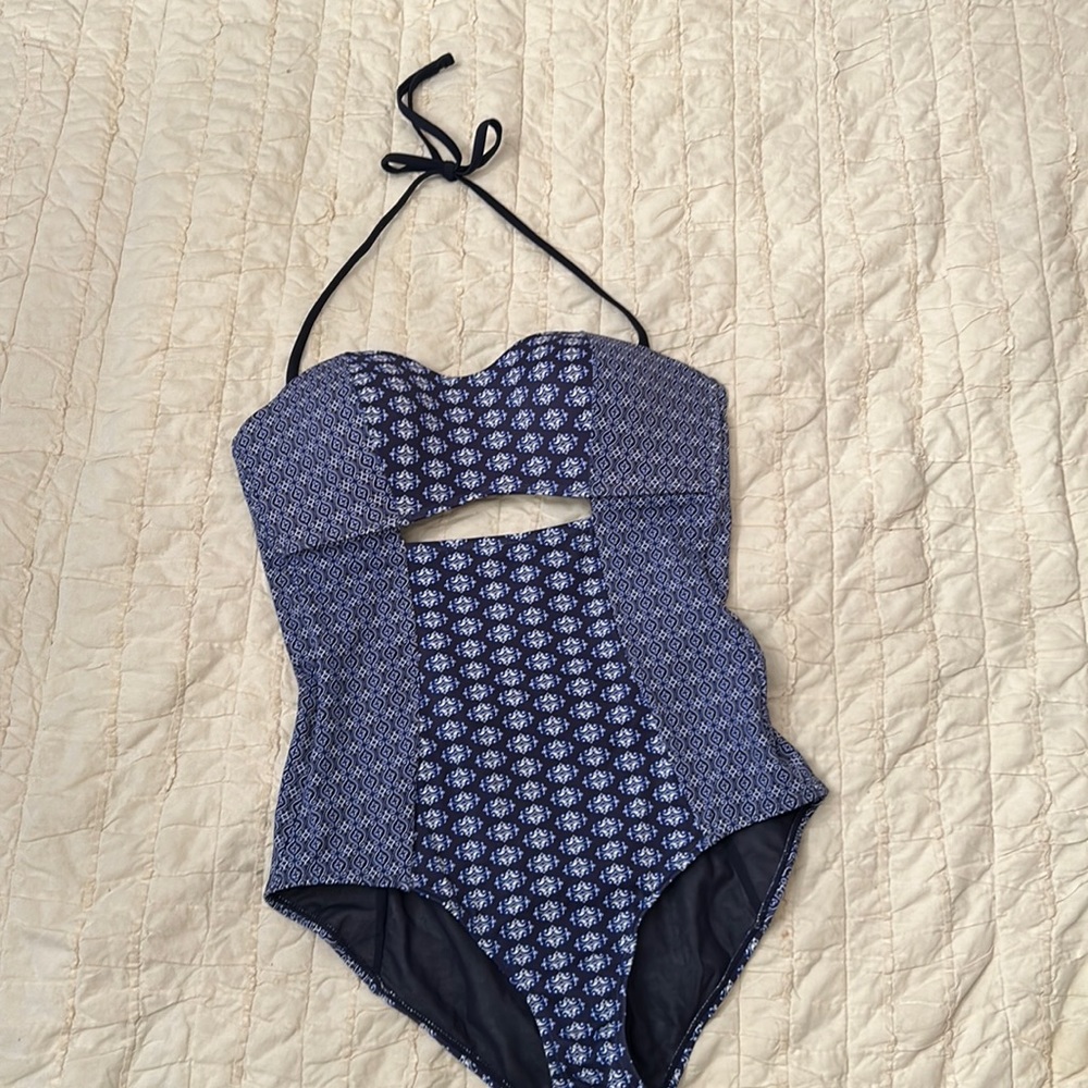 Athleta Tainger Cut out Bathing Suit One Piece Medium
